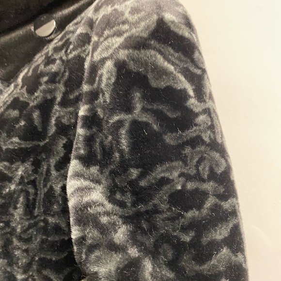 Fur coat - Picture 6 of 9